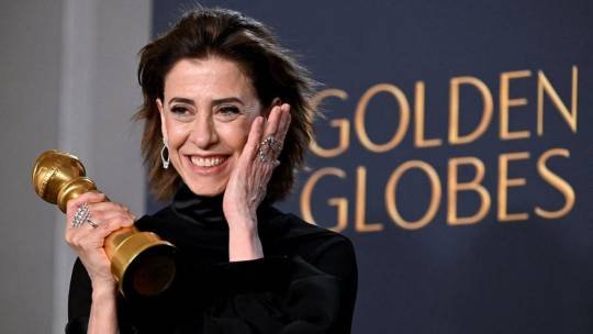 Fernanda Torres foi premiada pela sua atuação impressionante no filme "Ainda Estou Aqui"